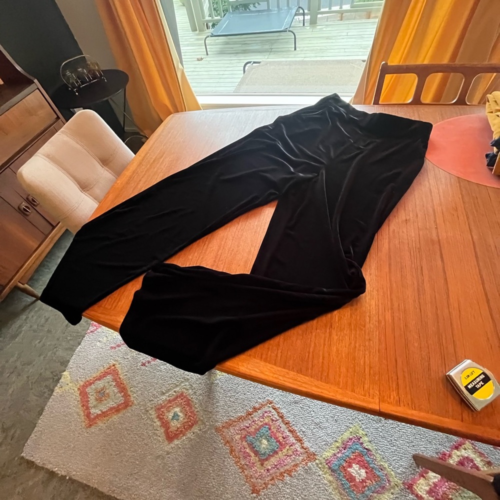 Eliza J like new black velvet pants, size 14